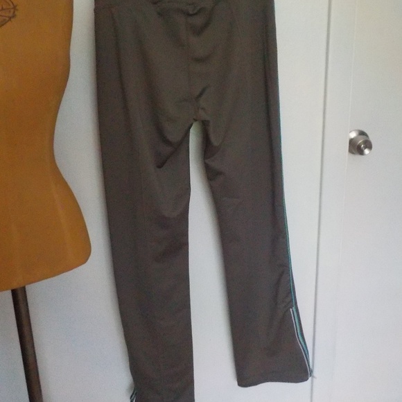 Nike Fit Dry Grey Jogger/Exercise Stretch Pants - Picture 5 of 6